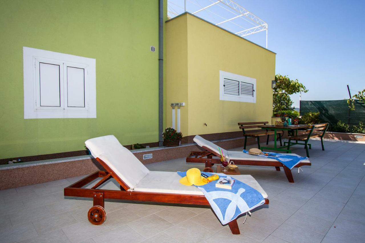 Holiday Residence Maja Katuni Exterior photo